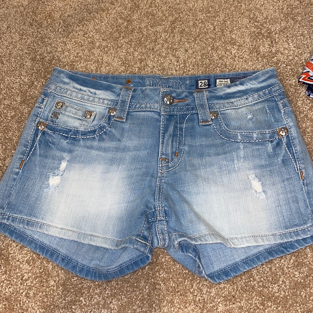 Miss me mid rise easy shorts size 28